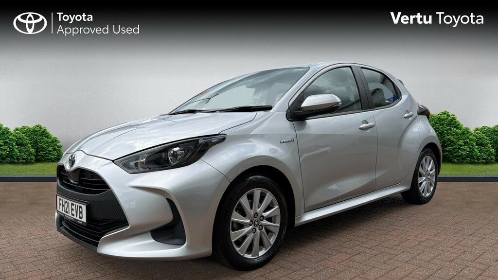 Toyota Yaris Icon Silver #3