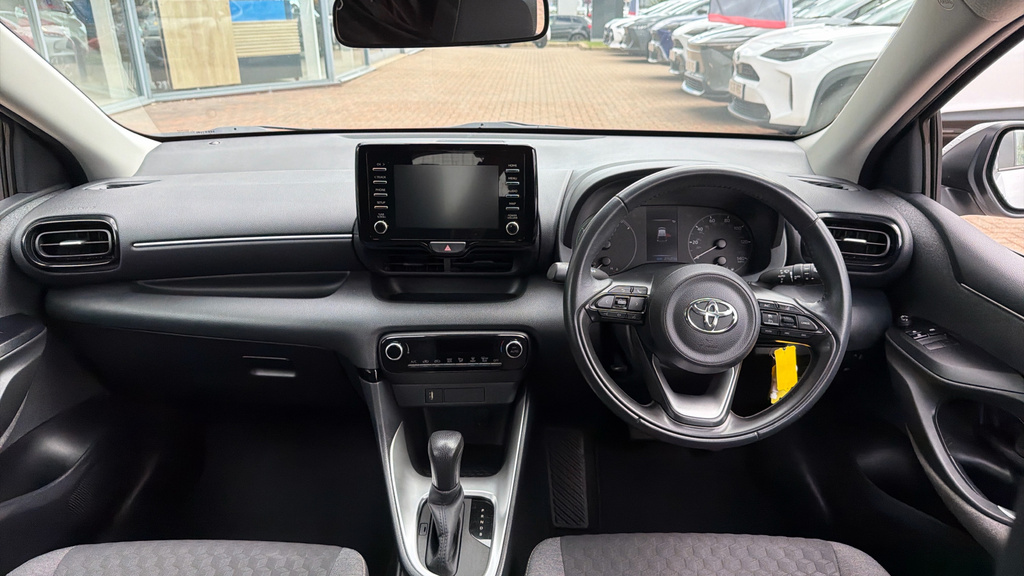 Toyota Yaris Icon Silver #6