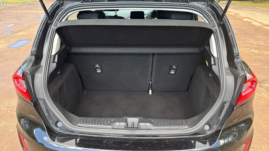Ford Fiesta Trend Black #4