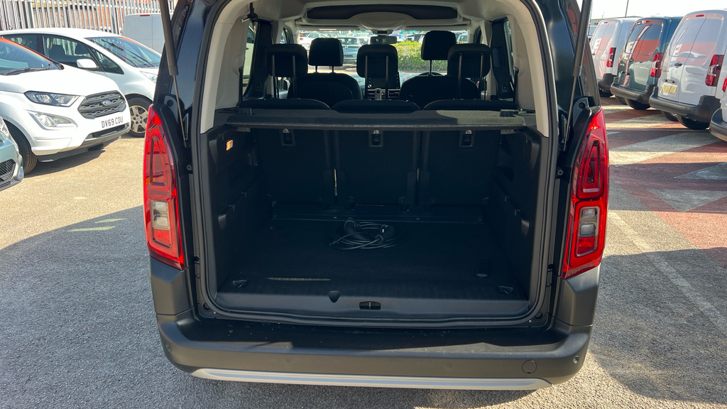 Citroen e-Berlingo Flair Xtr FL23OYM Black #4