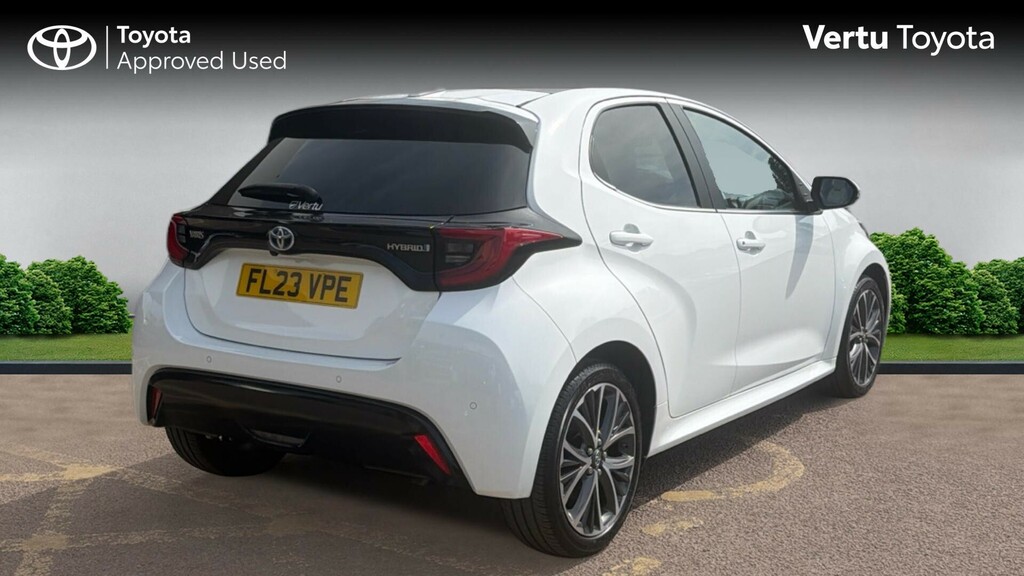 Toyota Yaris Excel FL23VPE White #2