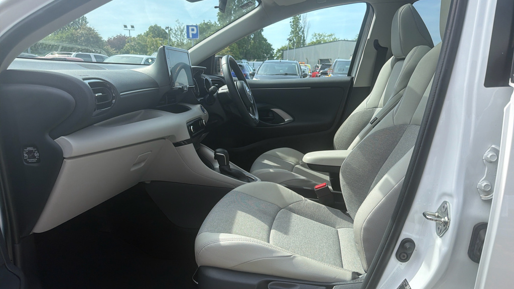 Toyota Yaris Excel FL23VPE White #5
