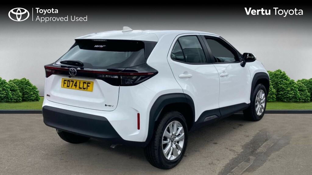 Toyota Yaris Cross Icon White #2
