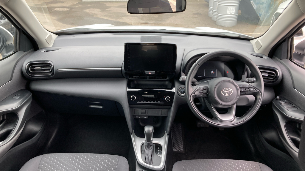 Toyota Yaris Cross Icon White #6