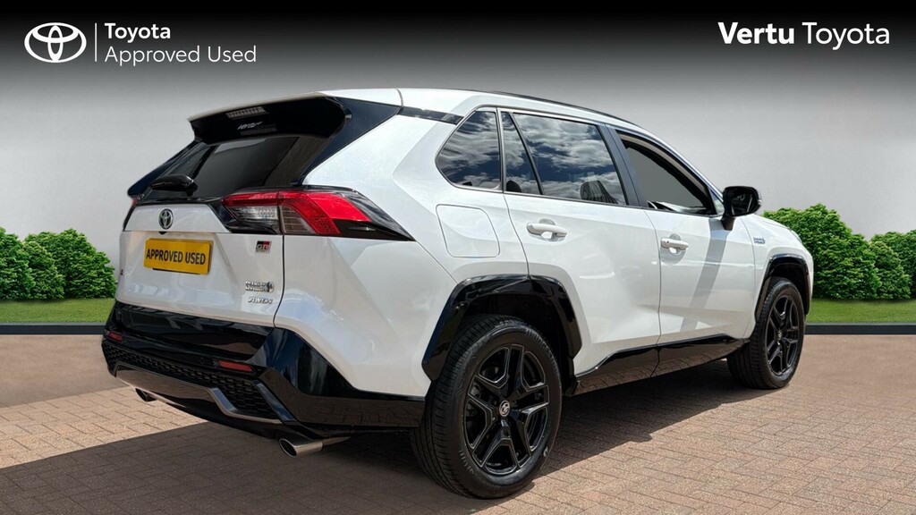 Toyota Rav 4 Gr Sport GU74XBF White #2