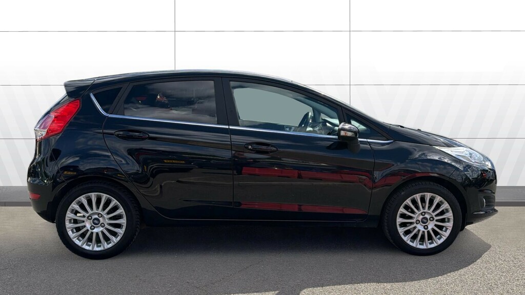 Ford Fiesta Titanium Black #5