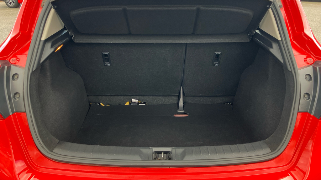 Nissan Pulsar Acenta Red #4