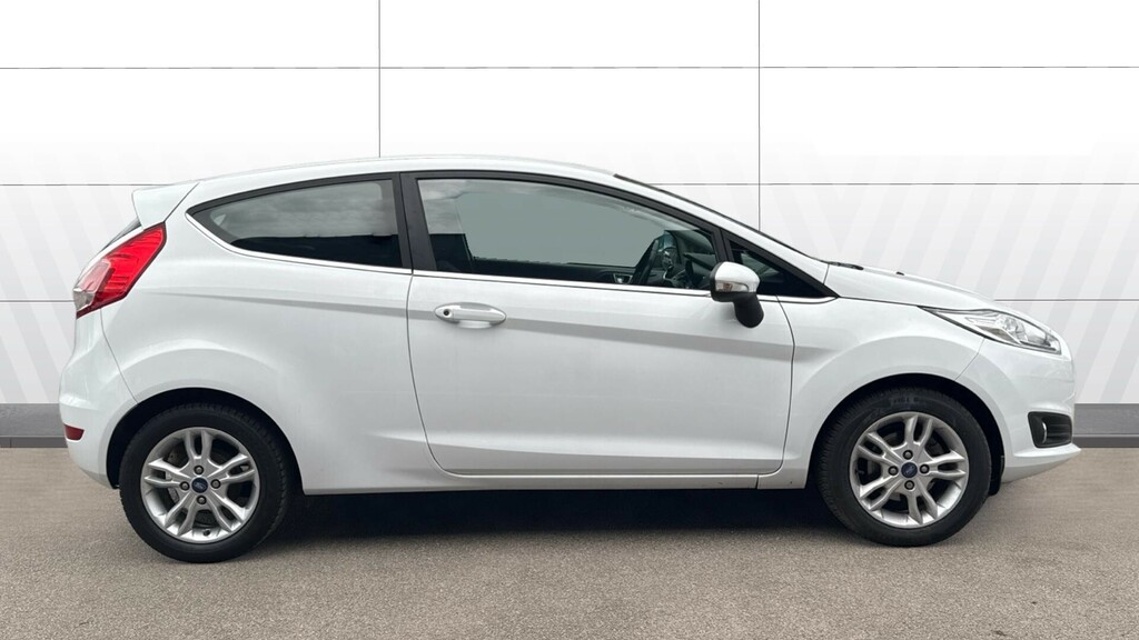 Ford Fiesta Zetec White #5