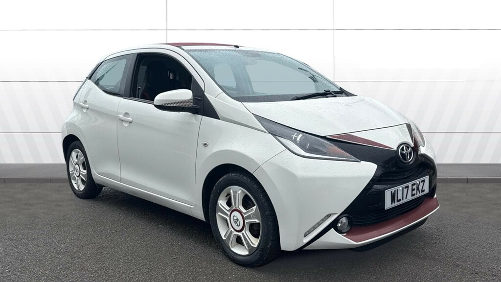Toyota Aygo X X-claim White