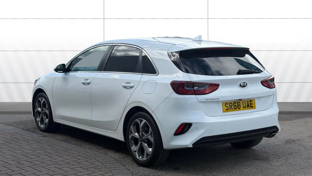 Kia Ceed 3 SR68UAE White #2