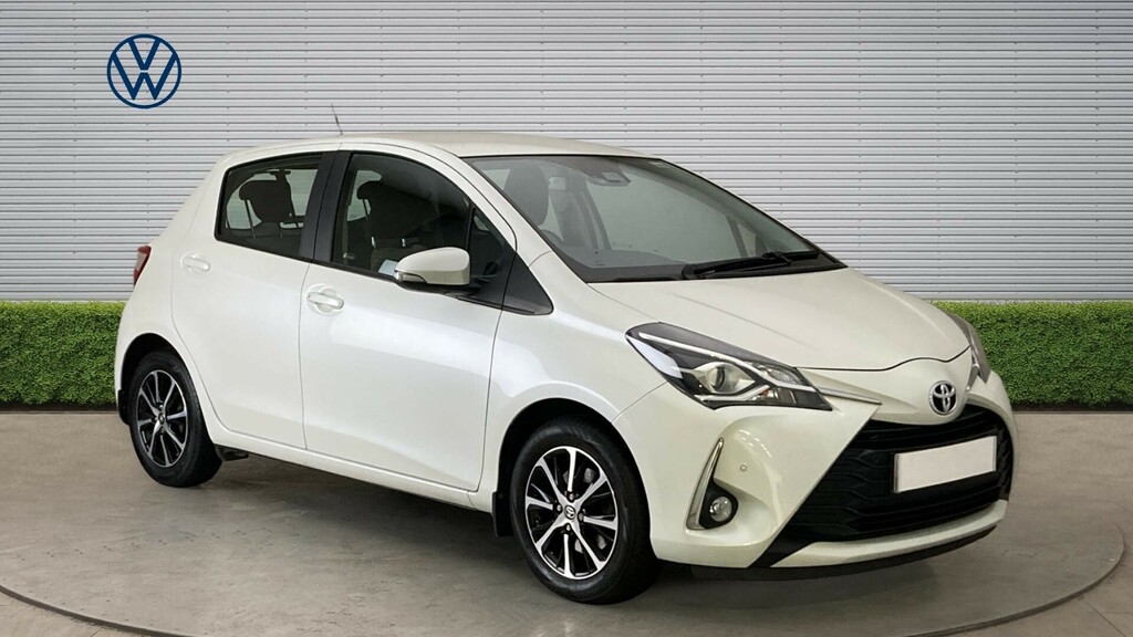 Toyota Yaris Icon Tech White