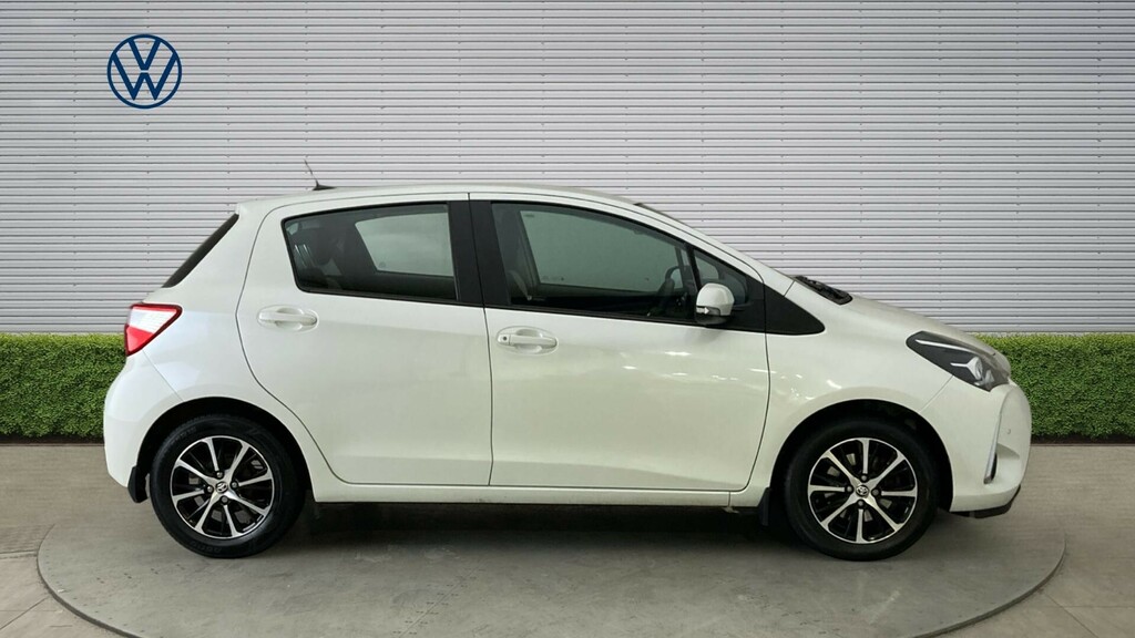 Toyota Yaris Icon Tech YC68LFM White #4