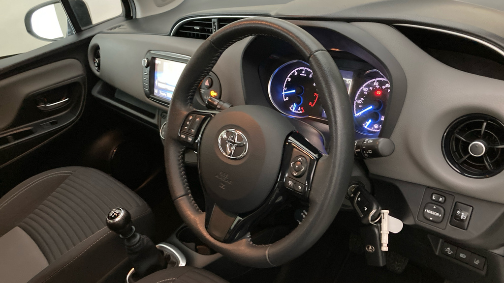 Toyota Yaris Icon Tech YC68LFM White #6