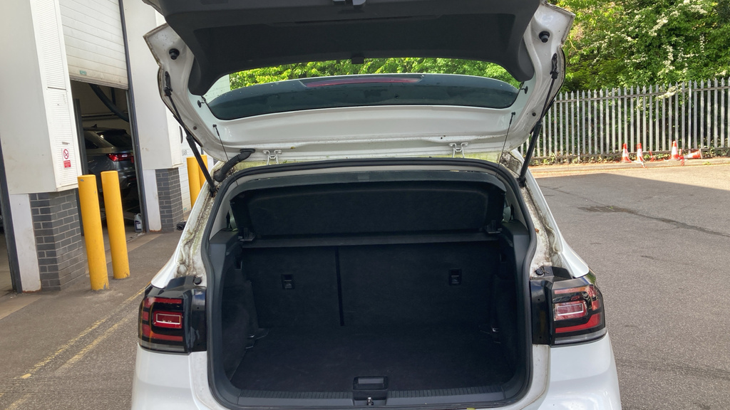 Volkswagen T-Cross Se White #4