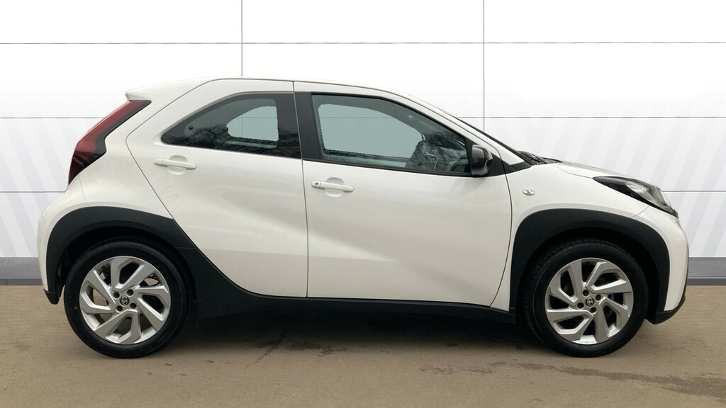 Toyota Aygo X Pure White #5
