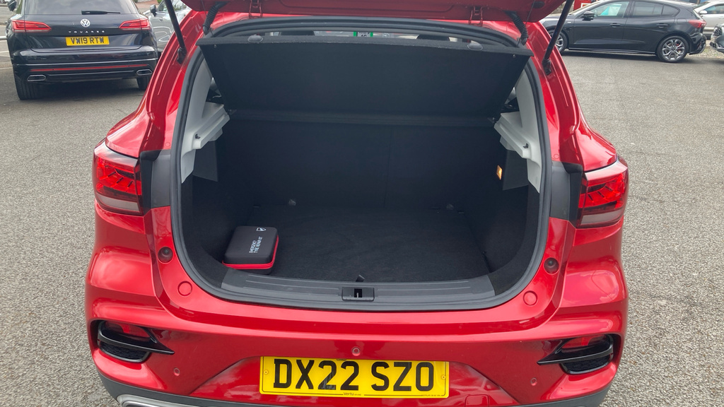 MG ZS Exclusive Red #4