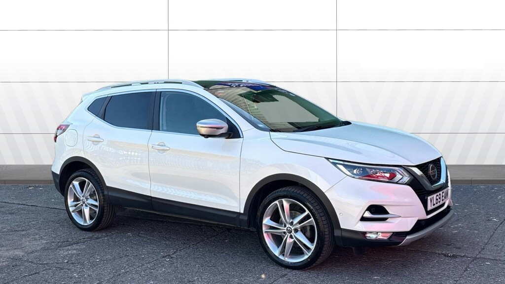 Nissan Qashqai N-motion White