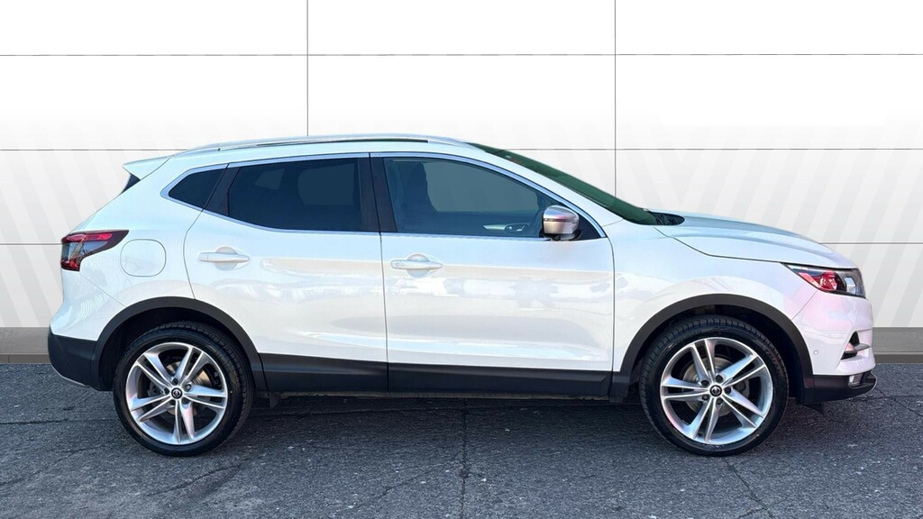 Nissan Qashqai N-motion YL69EAM White #5