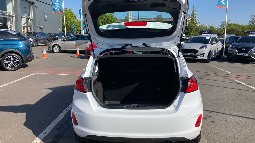 Ford Fiesta Trend White #4