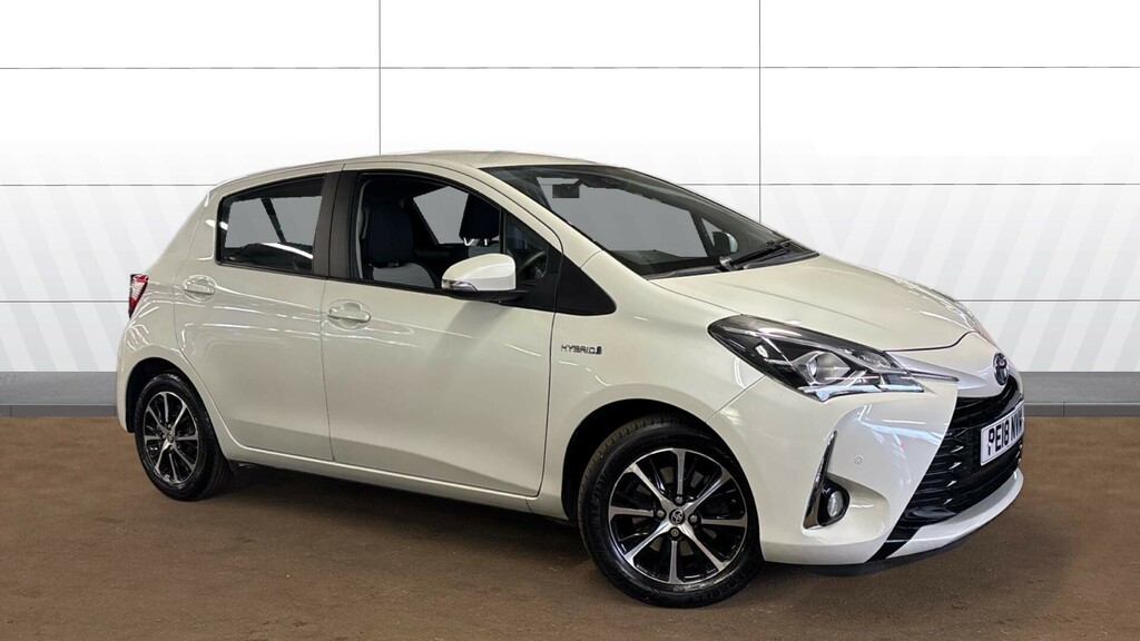 Toyota Yaris Icon Tech White