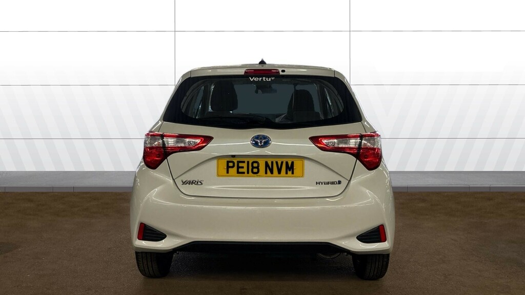 Toyota Yaris Icon Tech PE18NVM White #6