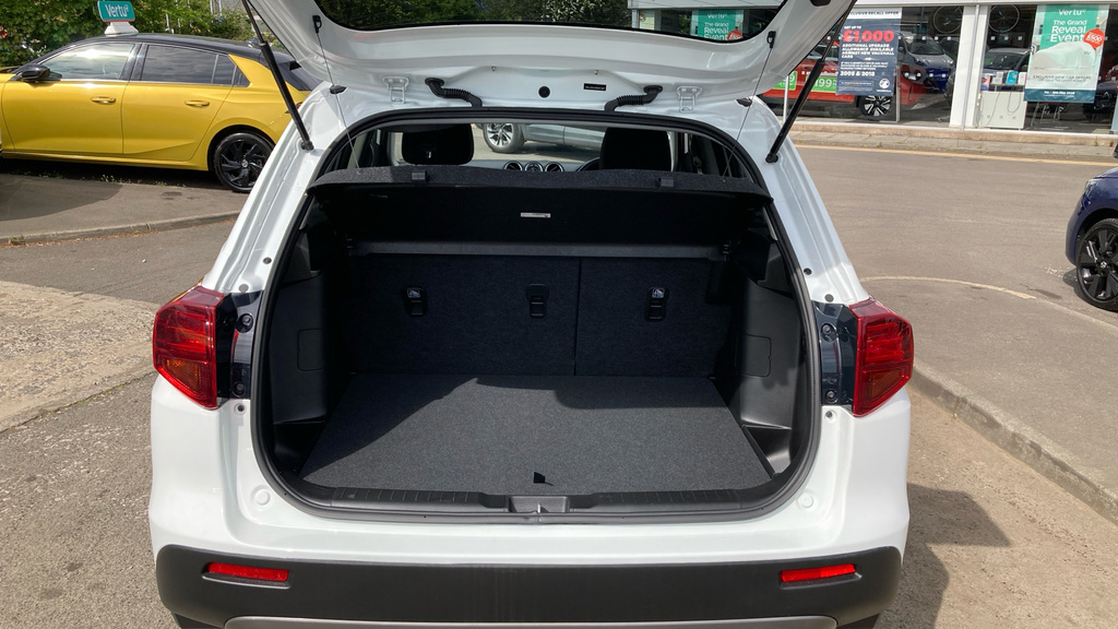 Suzuki Vitara Sz-t White #4