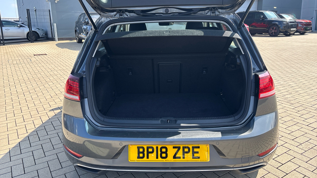 Volkswagen Golf Se Grey #4