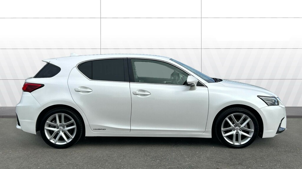 Lexus CT Premier White #5