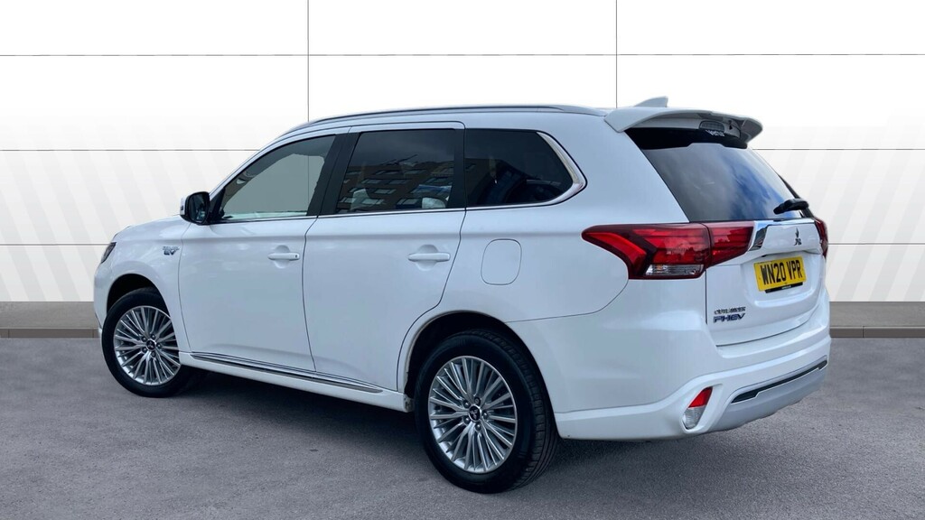 Mitsubishi Outlander Dynamic White #2