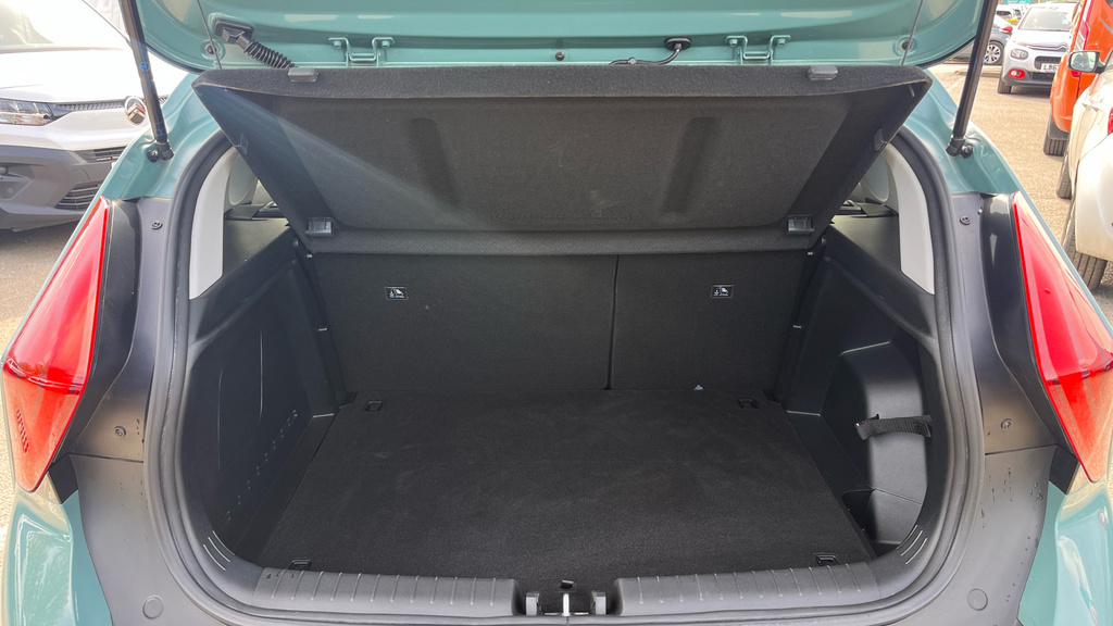 Hyundai Bayon Premium Green #4
