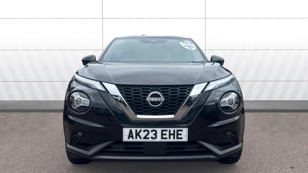 Nissan Juke Tekna Black #3