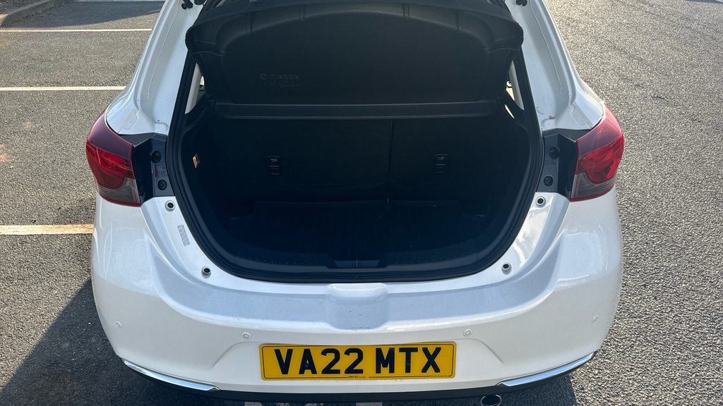 Mazda 2 Gt Sport White #4