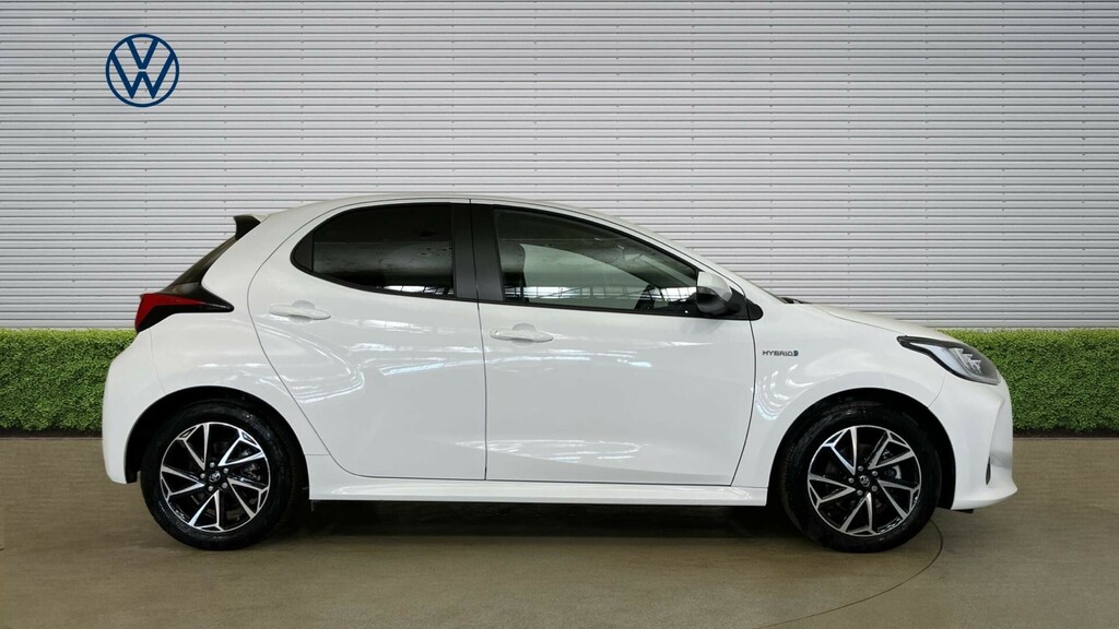 Toyota Yaris Design White #4
