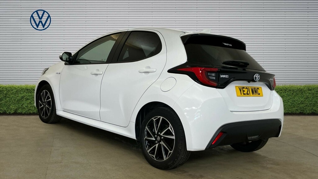 Toyota Yaris Design White #3