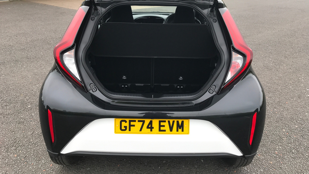 Toyota Aygo X Edge White #4