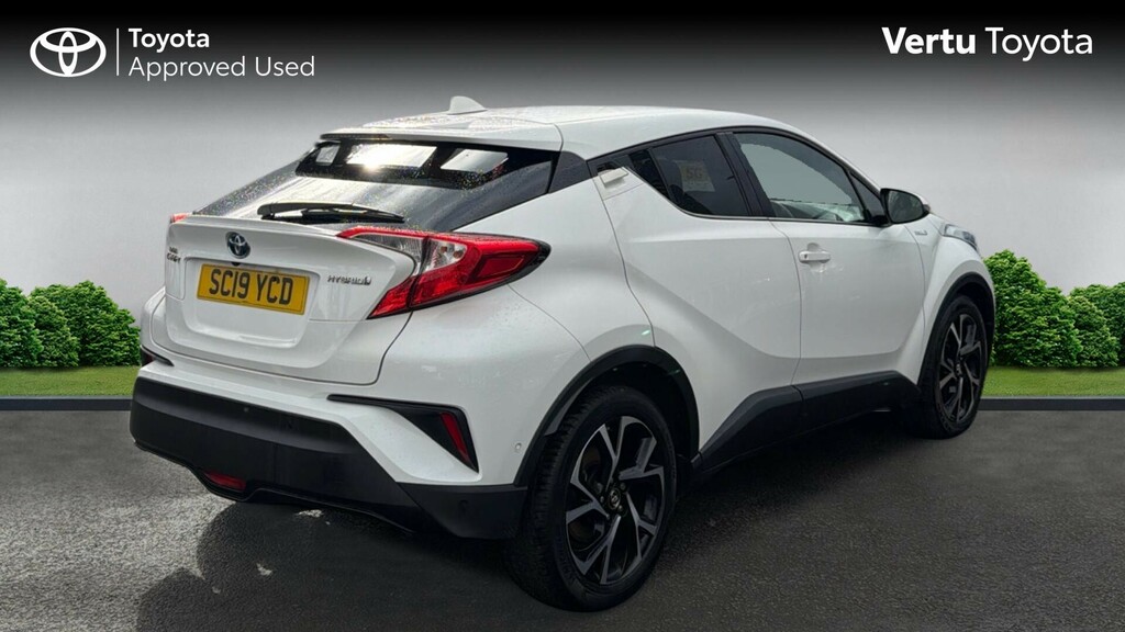 Toyota C-Hr Design White #2