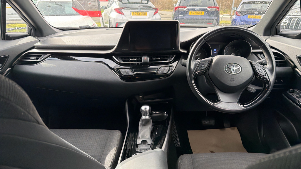 Toyota C-Hr Design White #5