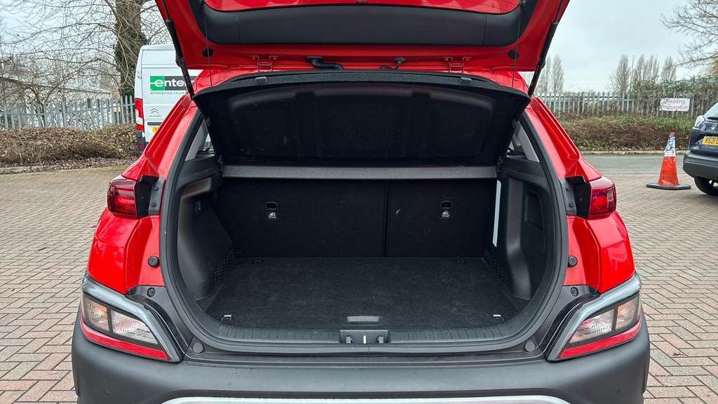 Hyundai Kona Se Connect Red #4