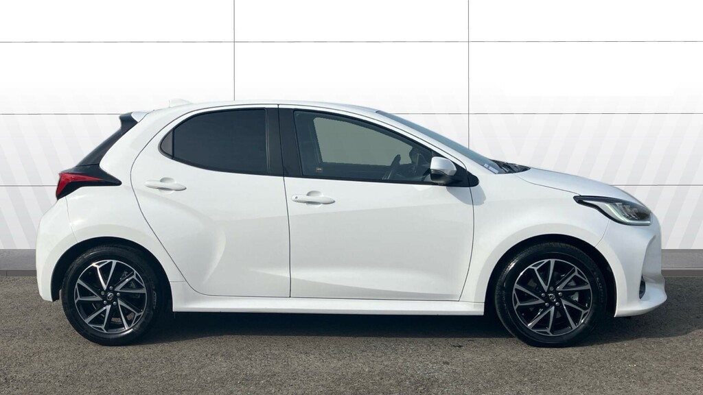 Toyota Yaris Design White #5