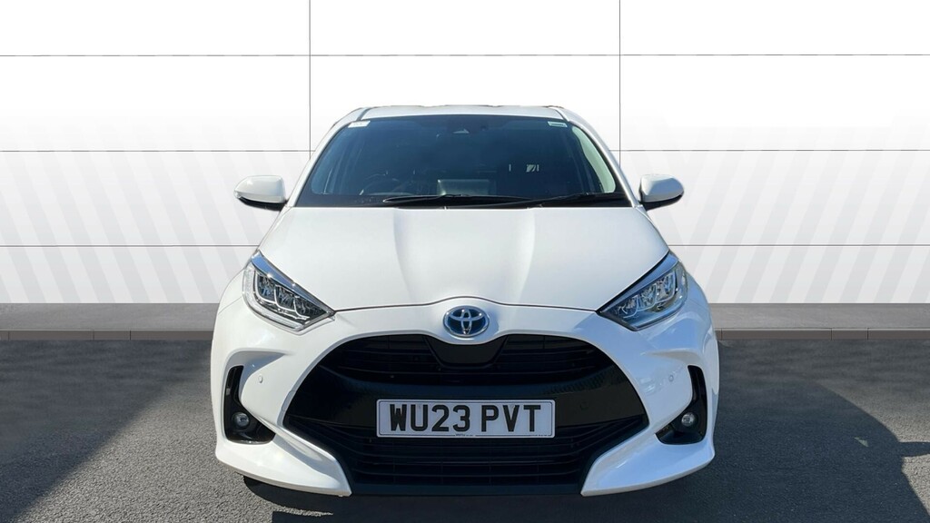 Toyota Yaris Design White #3