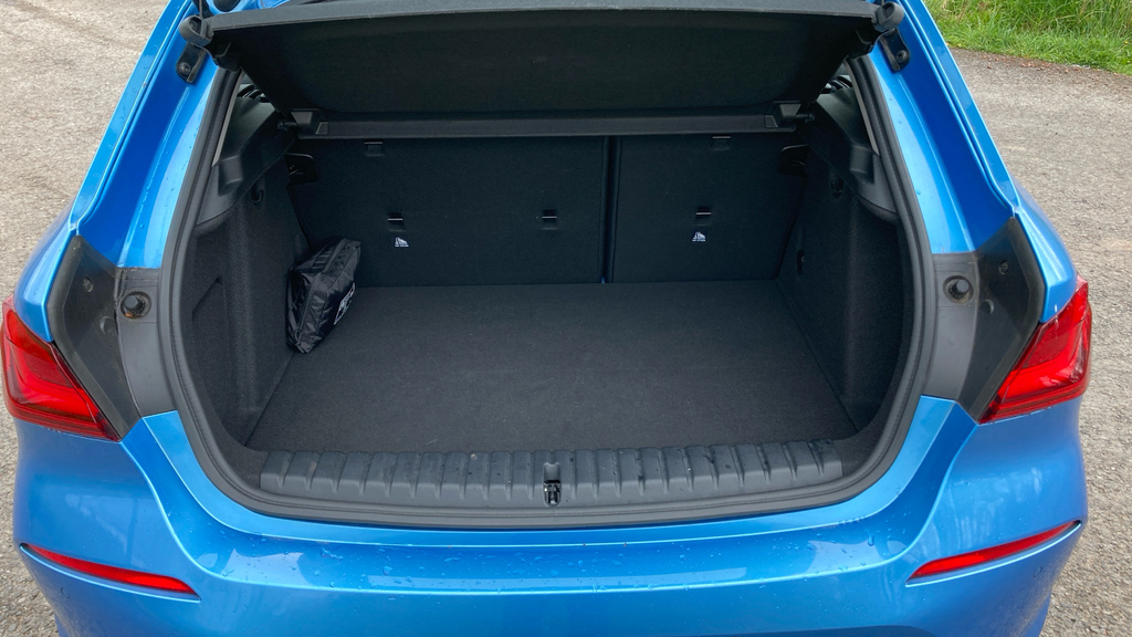 BMW 1 Series Se Blue #4