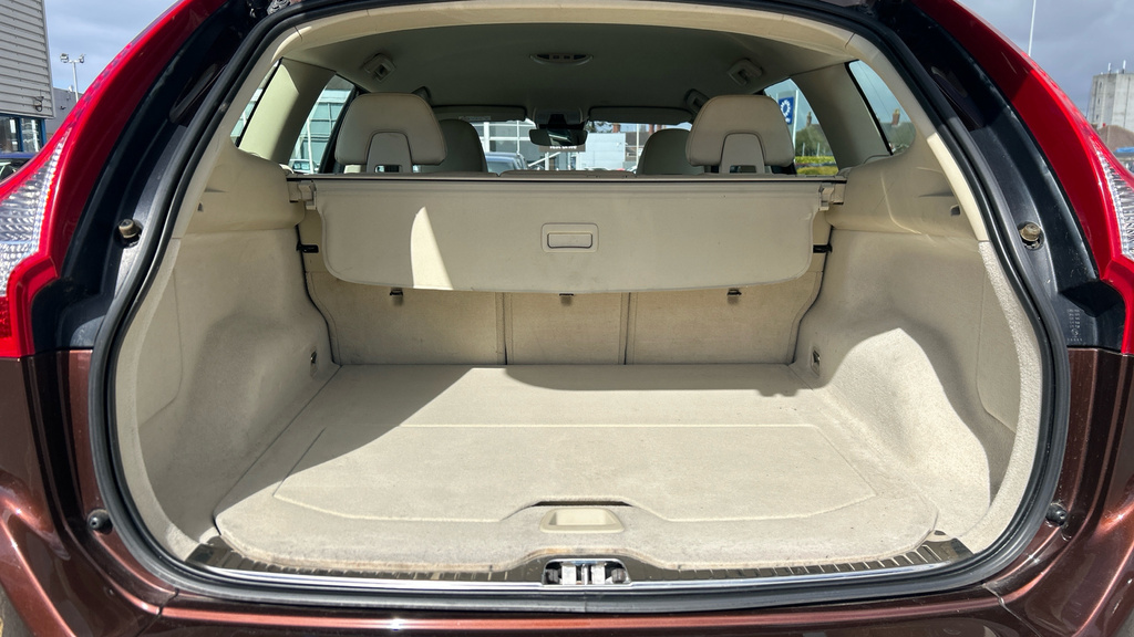 Volvo XC60 Se Lux Nav P4FGB Brown #4