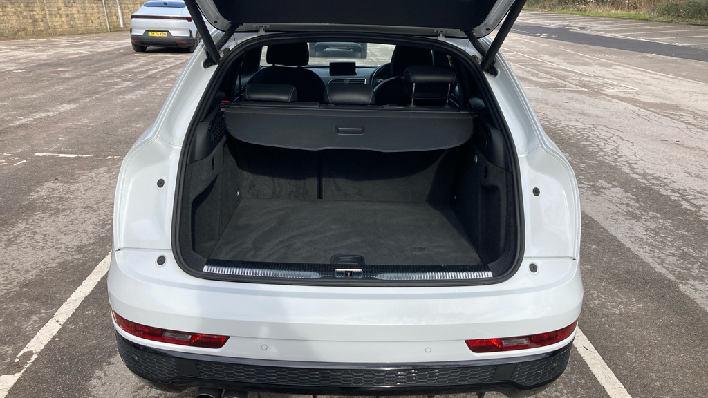 Audi Q3 Black Edition White #4