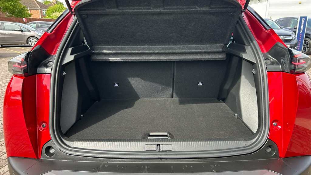 Peugeot 2008 Allure Red #4