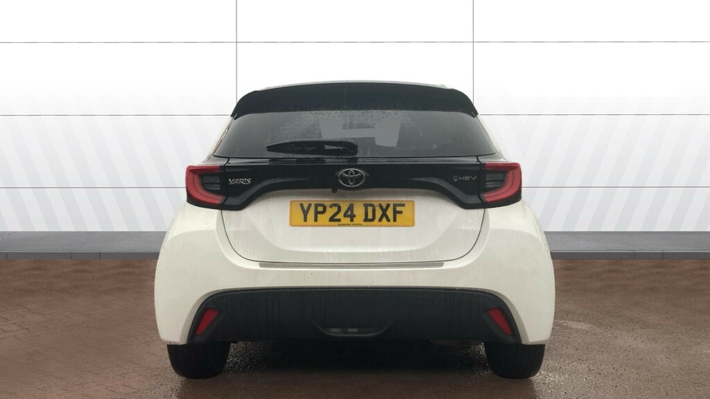 Toyota Yaris Design YP24DXF White #6