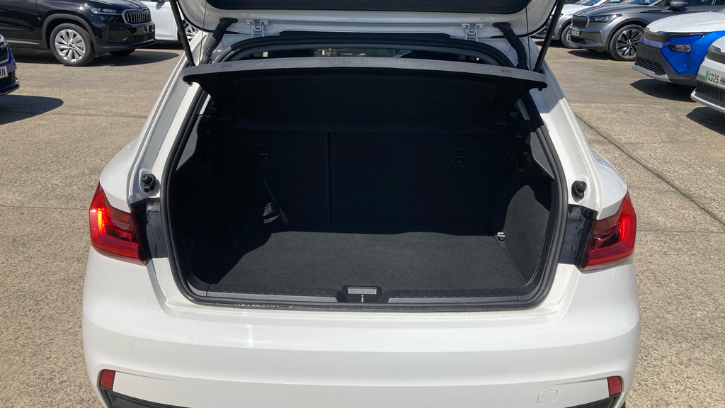 Audi A1 Technik NJ23KHY White #4