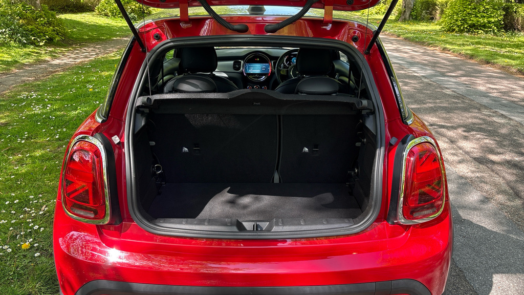Mini Hatch Cooper Exclusive WK72XOC Red #4