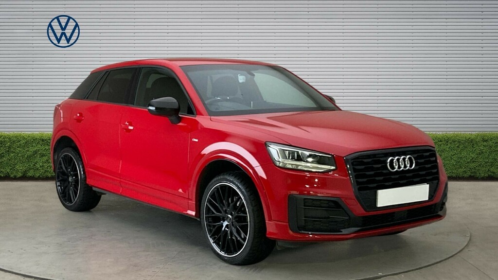 Audi Q2 Black Edition Red