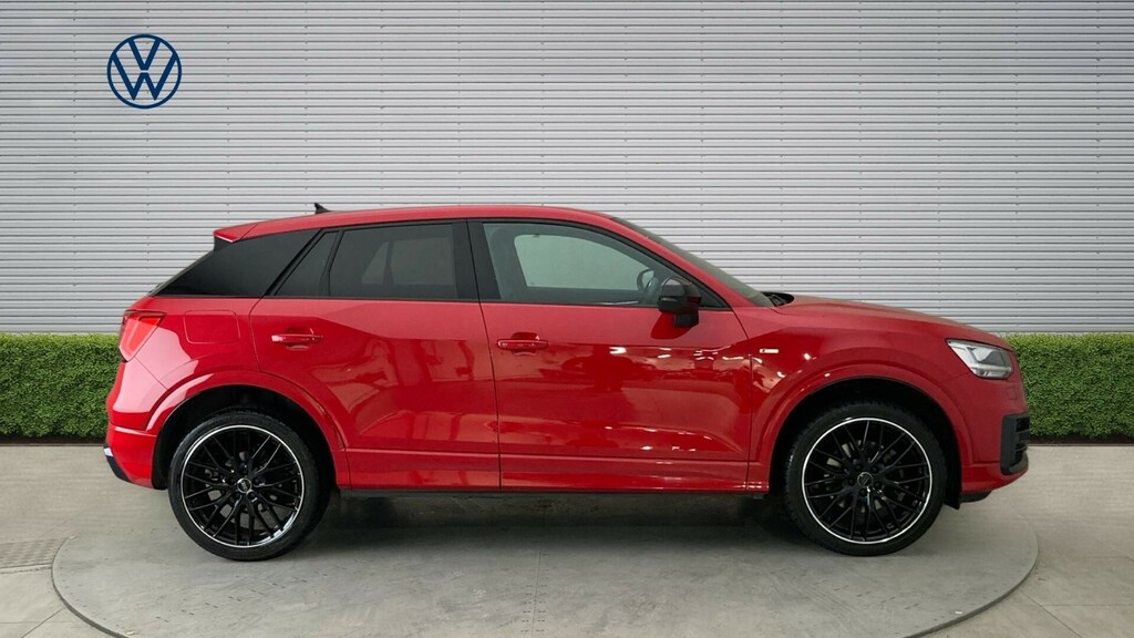 Audi Q2 Black Edition FL20JKK Red #4