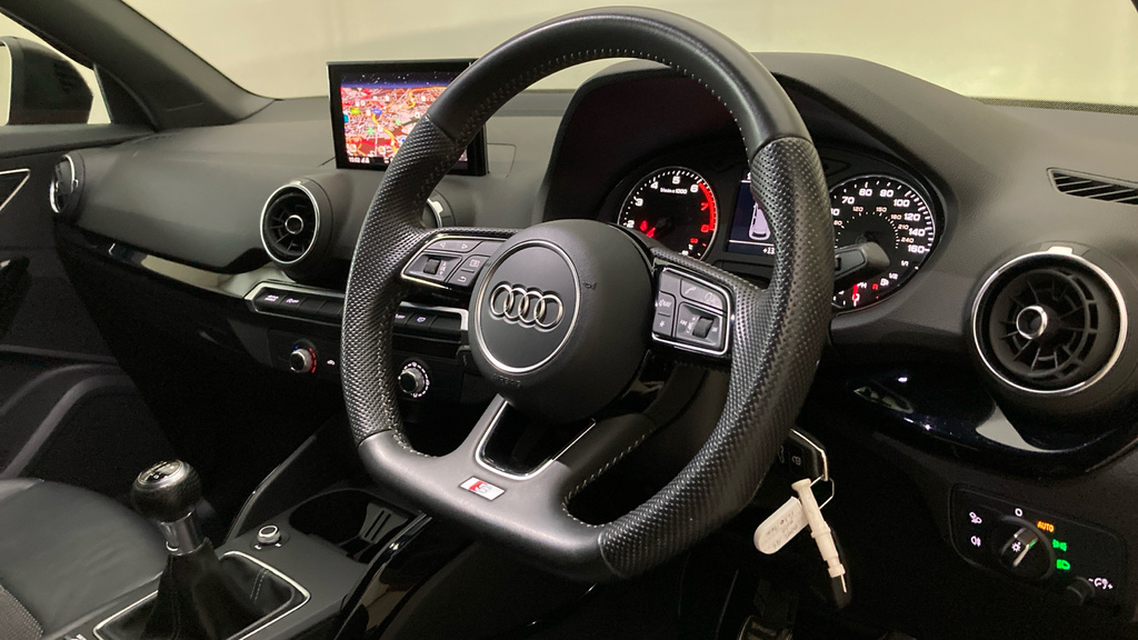 Audi Q2 Black Edition FL20JKK Red #6